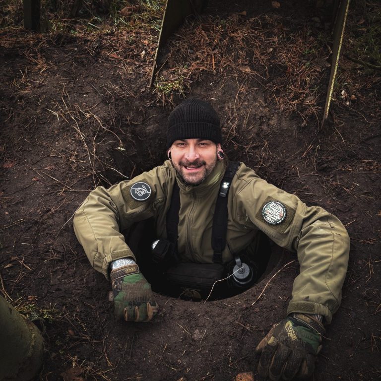 david cosz im bunkereingang 